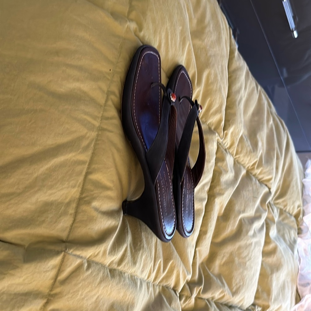 Donald Pliner sandals size 7 1/2.